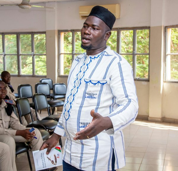 Signalétique en bois : créez l'ambiance idéale chez vous