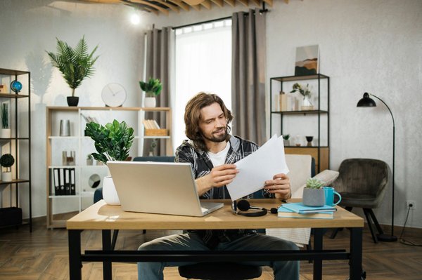 Les avantages d'un rédacteur freelance it pour votre projet